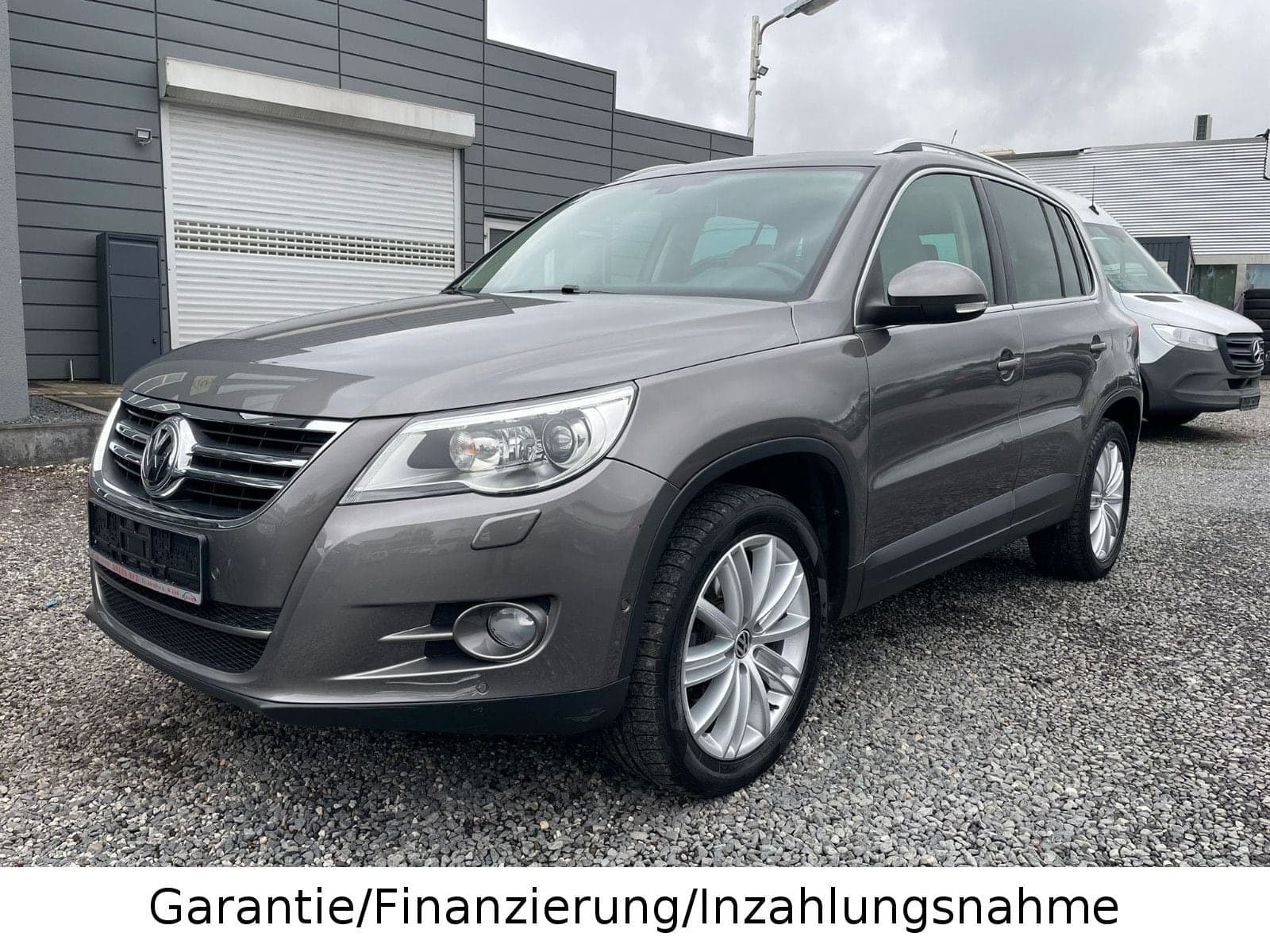 VW Tiguan Sport&Style *4x4*2.HD*DSG*Volleder*Pano* – Bild 2
