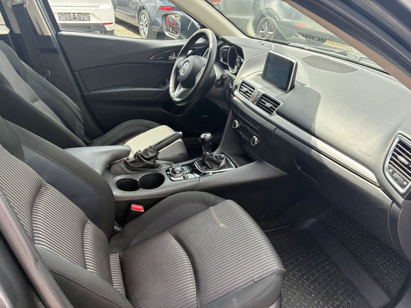 Mazda 3 Lim. Sports-Line*2.HD*Xenon*HeadUp*Bose*AHK – Bild 10