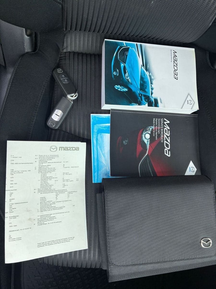 Mazda 3 Lim. Sports-Line*2.HD*Xenon*HeadUp*Bose*AHK – Bild 18